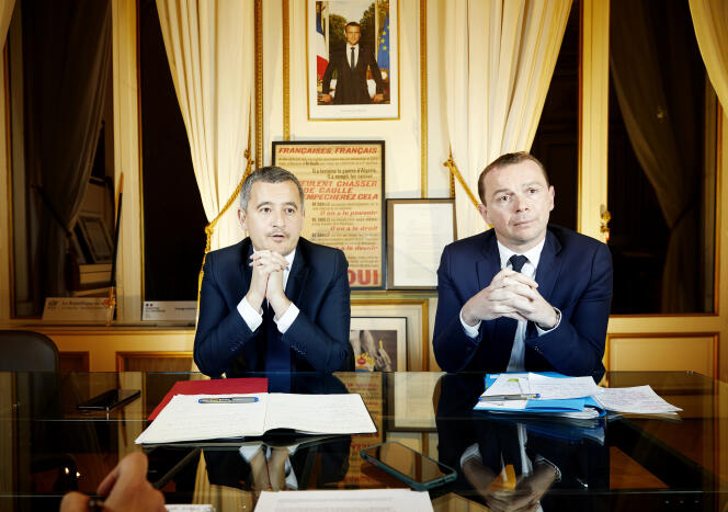 Gérald Darmanin, ministre de l’intérieur et des outre-mer, et Olivier Dussopt, ministre du travail, du plein-emploi et de l’insertion, au ministère de l’intérieur, le 31 octobre 2022.
