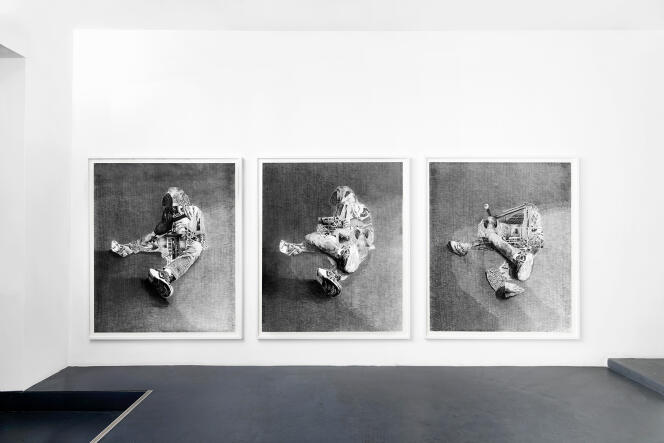 De gauche à droite : « Etude pour un portrait Pierre-François #38 », « Etude pour un portrait Pierre-François #39 » et « Etude pour un portrait Pierre-François #40 ». Les trois œuvres ont été réalisées par Jérôme Zonder en 2022.