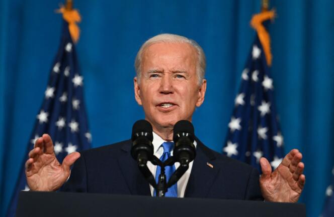 El presidente de los Estados Unidos, Joe Biden, se dirige a los votantes fuera del Comité Nacional Demócrata en Washington el 2 de noviembre de 2020. 
