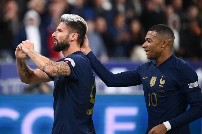 Olivier Giroud celebrates his goal against Austria with Kylian Mbappe during the Nations League matchday 5 at the Stade de France in Saint-Denis, September 22, 2022.