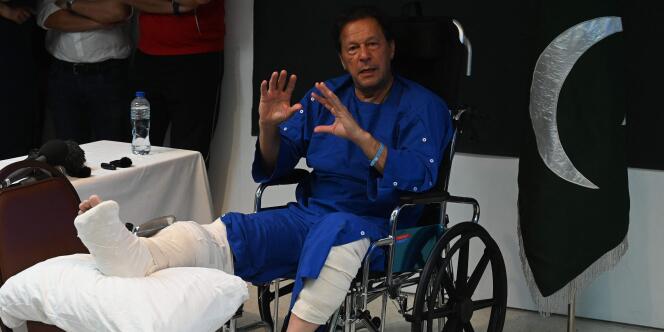 Dans une vidéo enregistrée depuis son lit d’hôpital à Lahore (Est), l’ex-premier ministre pakistanais Imran Khan a accusé vendredi son successeur d’être impliqué dans un complot visant à le tuer.