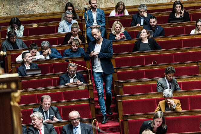 Le député La France insoumise, Manuel Bompard, dans les rangs de la gauche à l’Assemblée nationale, lors de la séance de questions au gouvernement, à Paris, jeudi 3 novembre 2022.
