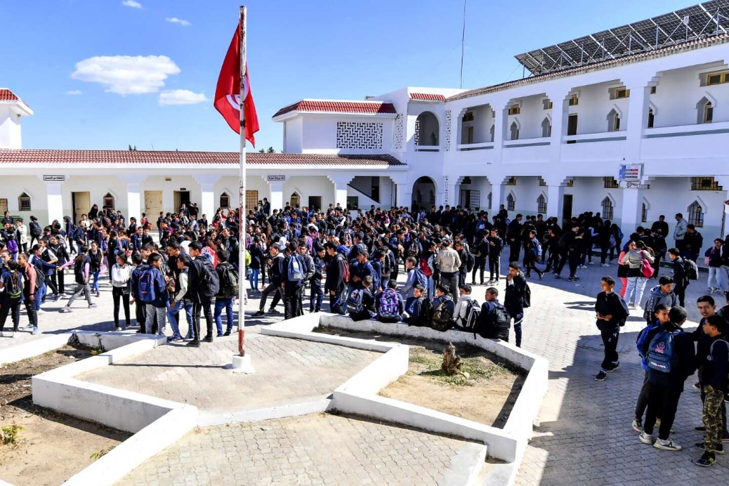 « Apprendre à apprendre » : en Tunisie, un prototype d’« école autonome » pour relancer les élèves et un système à bout de souffle