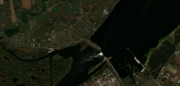 Image satellite du barrage de Kakhovka le 18 octobre 2022.