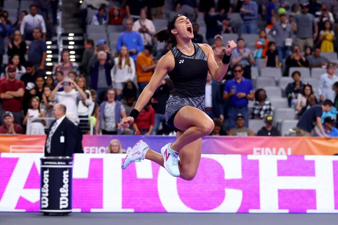 Caroline Garcia salta di gioia dopo la vittoria per 6-3 6-2 su Maria Sakkari nelle semifinali del WTA Masters a Fort Worth (Texas), USA.  6 novembre.
