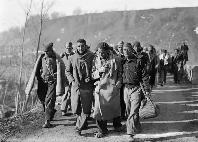 A partir de febrero de 1939, cientos de miles de republicanos españoles huyeron a pie de su país hacia Francia, tras la victoria del general Franco.