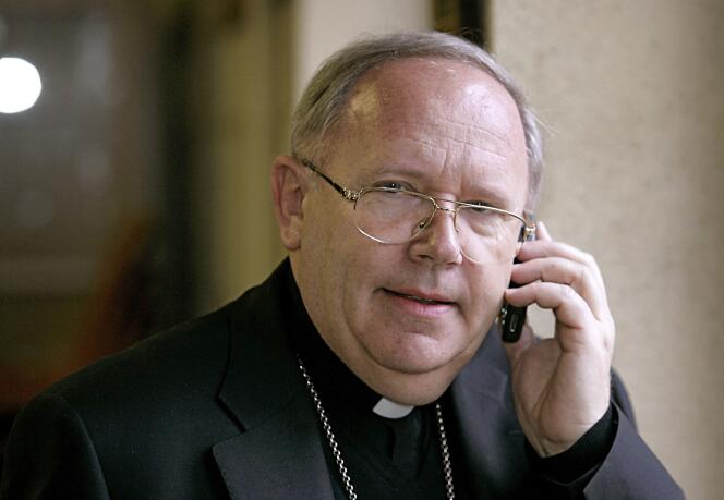 El cardenal Jean-Pierre Ricard, ex obispo de Burdeos, jubilado desde 2019, en Burdeos en abril de 2005.