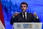 Malgré le conflit en Ukraine, le président français a déclaré vouloir garder la lutte contre le changement climatique comme objectif prioritaire.