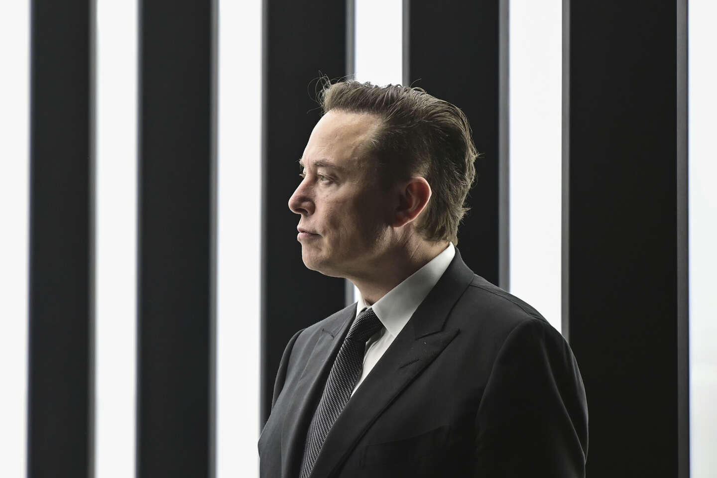 Elon Musk verkoopt bijna $ 4 miljard aan Tesla-aandelen