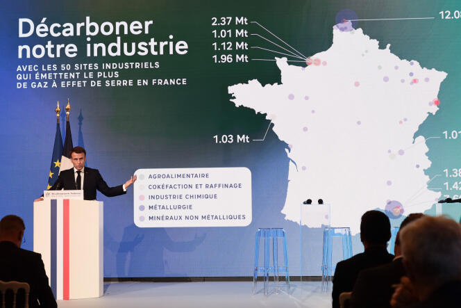 Emmanuel Macron s’adresse aux dirigeants des 50 sites industriels qui émettent le plus de gaz à effet de serre en France, au palais de l’Elysée, à Paris, le 8 novembre 2022.