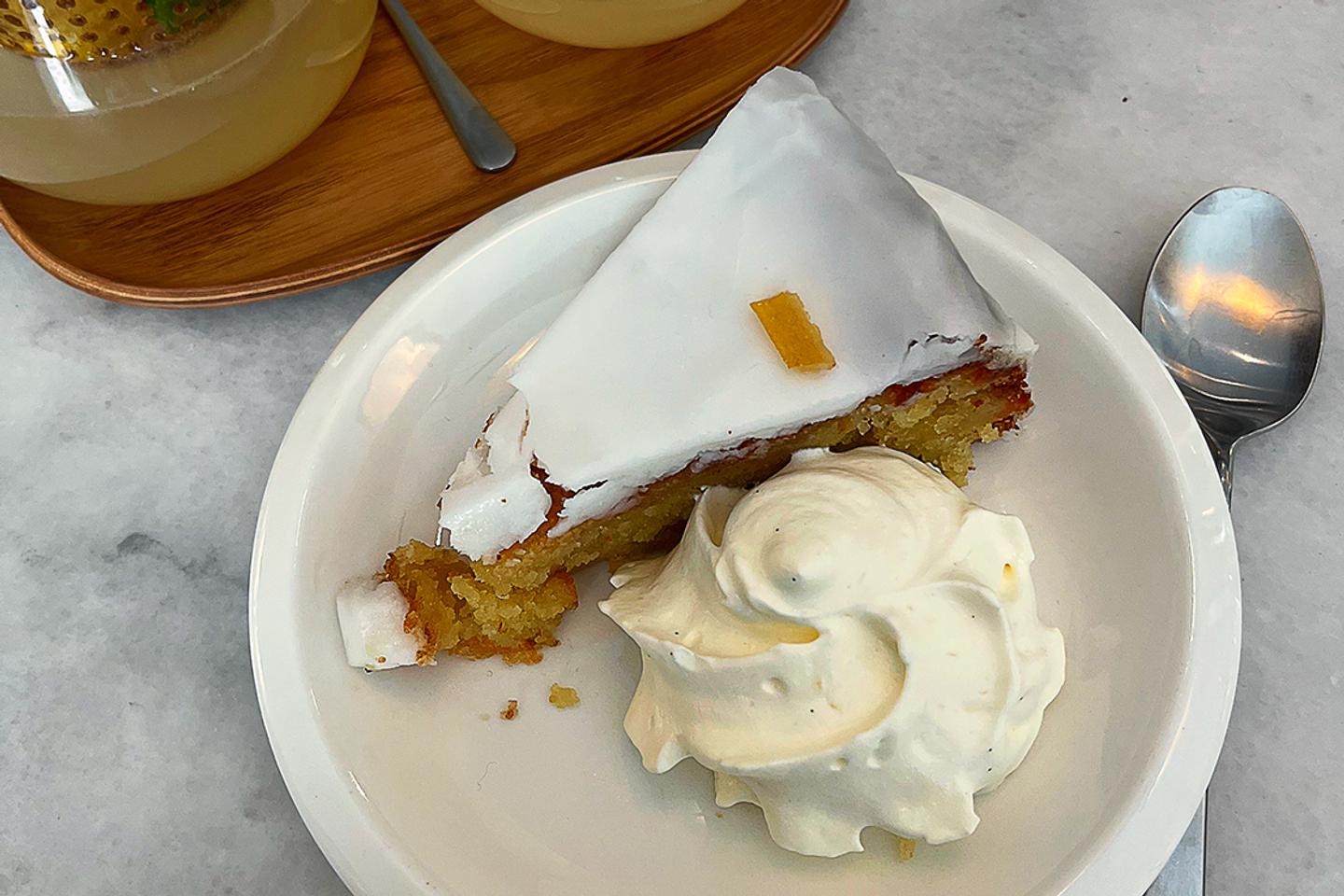 Gateau Chemin De Fer Gâteau Roulé à La Crème Vanillée Ou Gâteau "chemin De Fer" 23 Le gâteau du voyageur du Tram Café, une « gourmandise totale