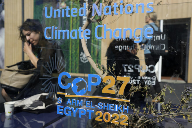 Le logo de la COP27 est affiché lors du sommet des Nations unies sur le climat, à Charm El-Cheikh, en Egypte, le 10 novembre 2022. 