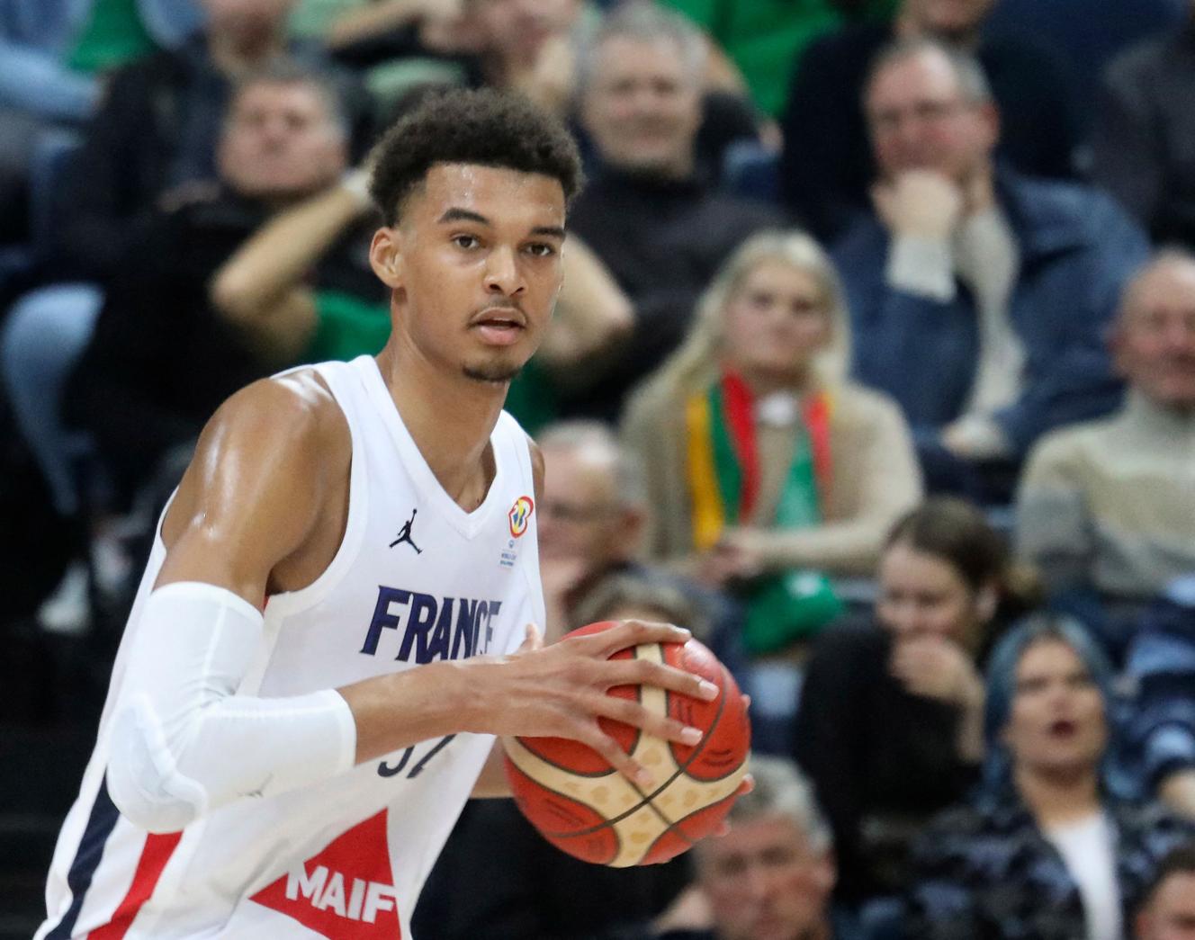 Basket la France bat la Lituanie, le phénomène Wembanyama réussit ses débuts avec les Bleus