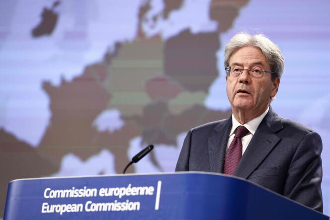 Le commissaire européen à l'économie Paolo Gentiloni lors d'une conférence de presse à Bruxelles le 11 novembre.
