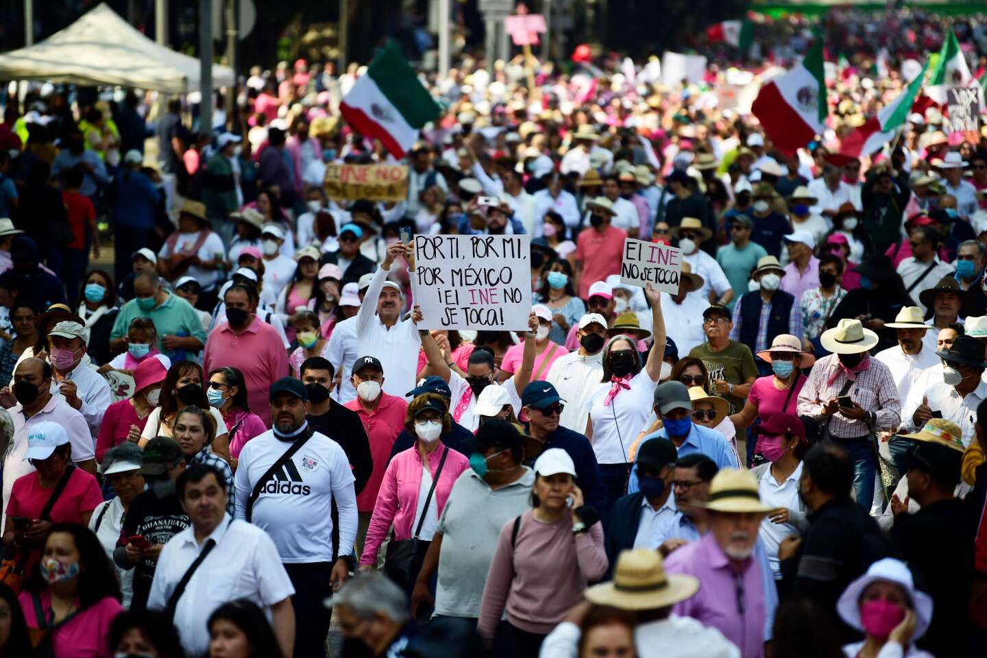 Tienduizenden demonstreren tegen het electorale hervormingsproject van de president