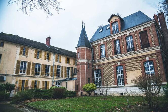 L’actuelle Ecole internationale d’études politiques de l’UPEC,  à Fontainebleau dans les bâtiments de l’ex-caserne Damesme, se prépare à accueillir le onzième IEP français.