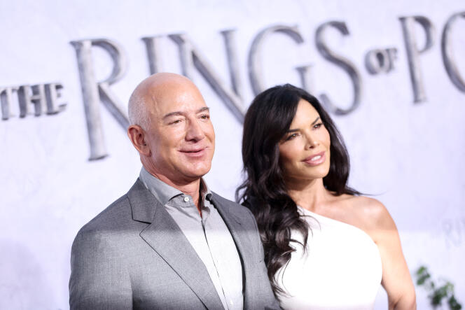 Jeff Bezos and his companion Lauren Sanchez at the premiere of 