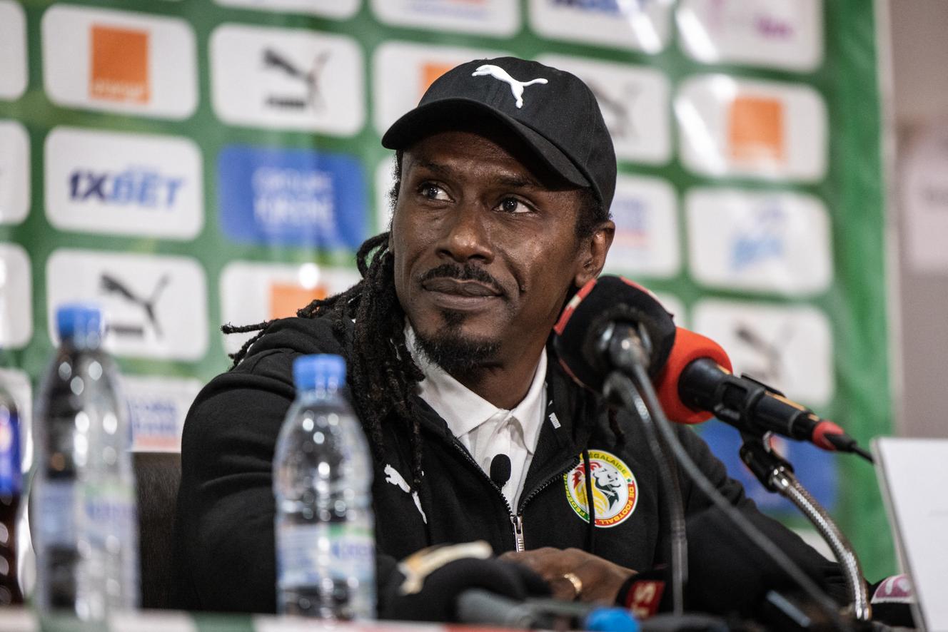 Trener Senegalu Aliou Cisse podczas ogłoszenia formacji kadry w Dakarze 11 listopada 2022 roku.