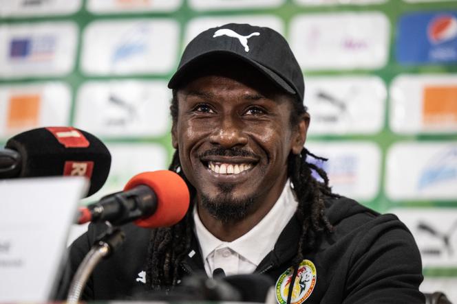 Le sélectionneur de l’équipe de football du Sénégal, Aliou Cissé, lors d’une conférence de presse à Dakar, le 11 novembre 2022, avant le départ pour la Coupe du monde au Qatar.