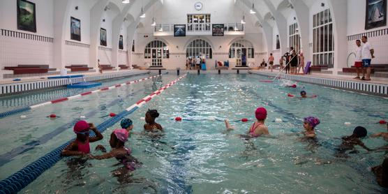 Supervisión de niños pequeños, aprender a nadar lo antes posible, o incluso elegir zonas seguras entre las recomendaciones para evitar ahogamientos.