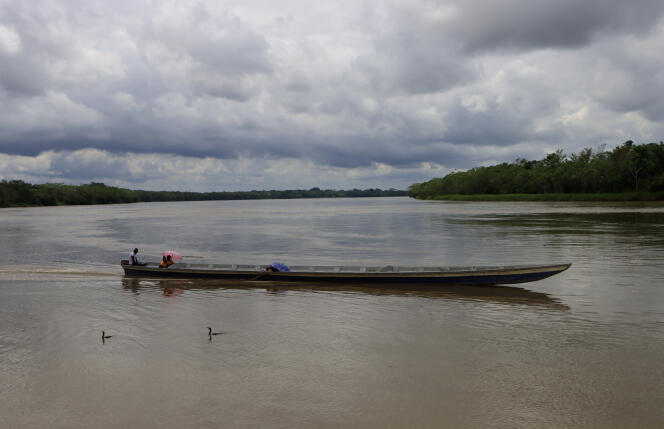 Le rio Bojoya, affluent du fleuve Atrato, au niveau du village de Bojaya, dans la région du Choco, en Colombie, le 3 mai 2022.