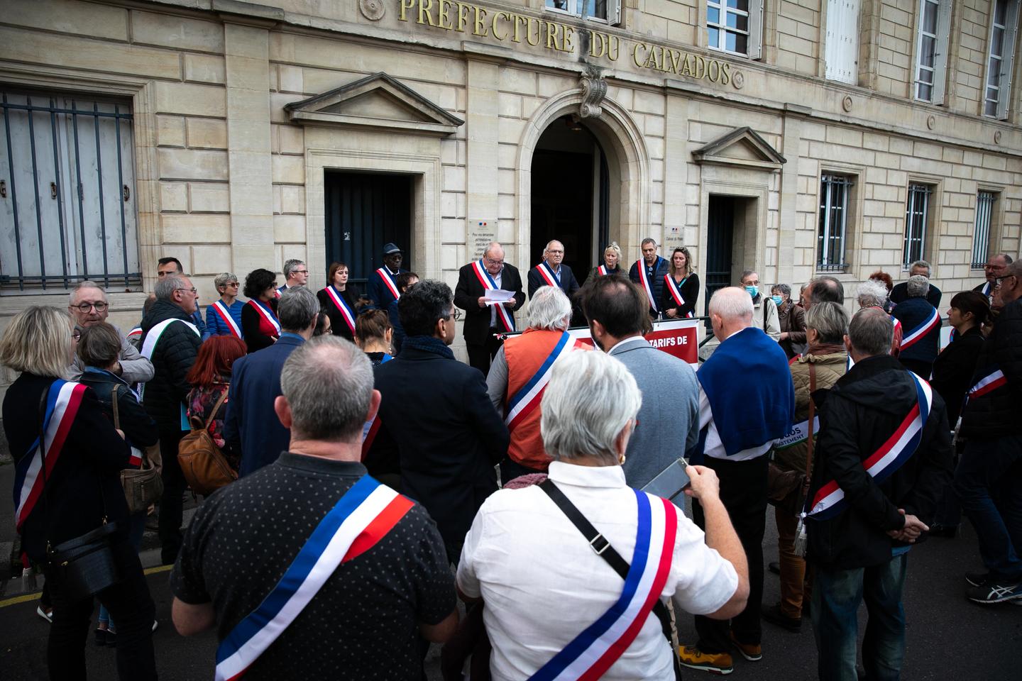Croix A Cote D une Conversation Snap Face aux crises, l'inquiétude grandissante des maires de France