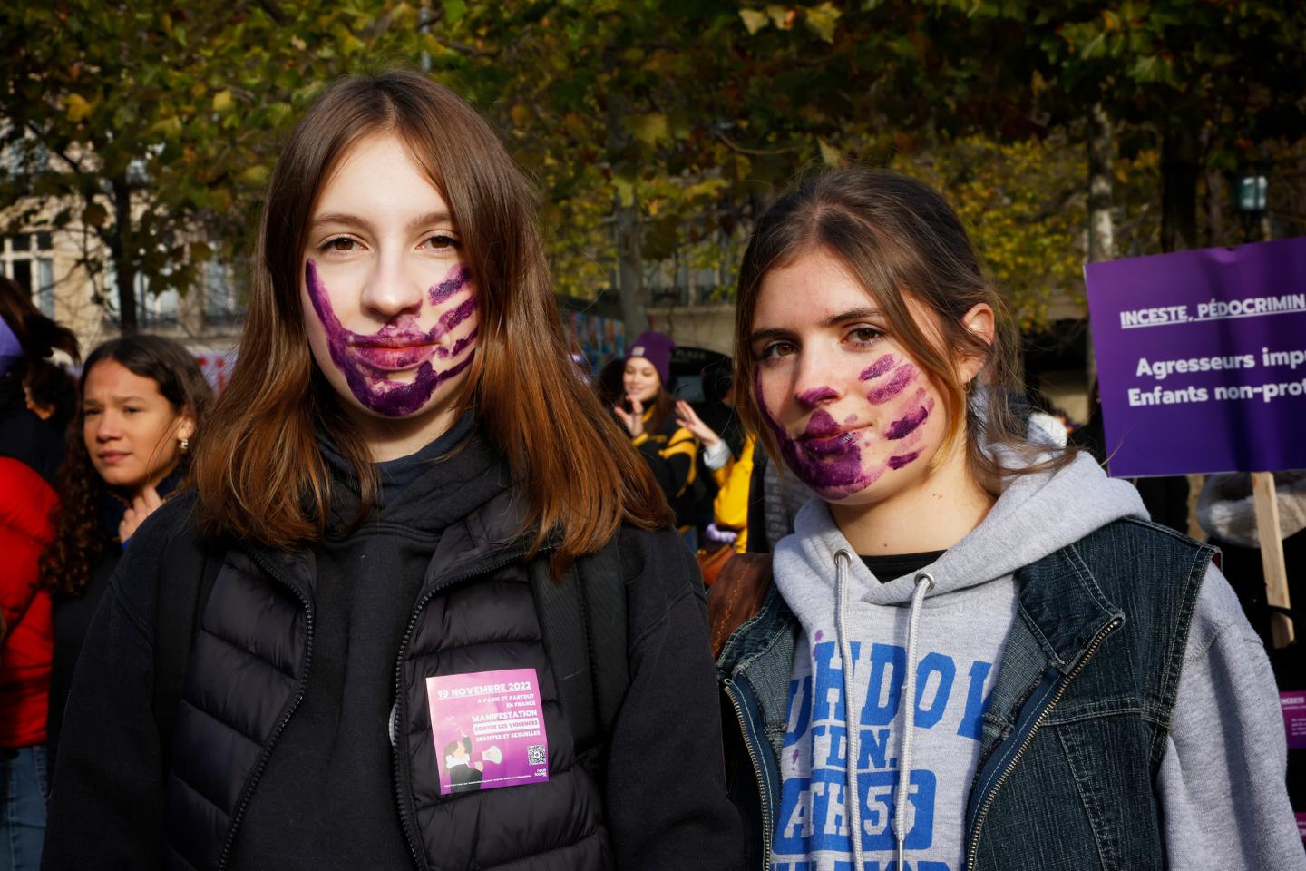 Dans le cortège de la manifestation #NousToutes, un appel pour que la vie des femmes « ne soit plus classée sans suite » - Le Monde