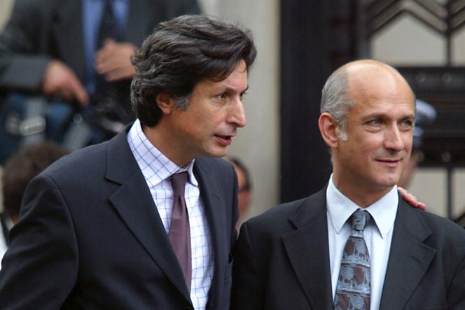 Patrick de Carolis (à gauche) avec Pascal Josèphe, à Paris, le 25 avril 2003.