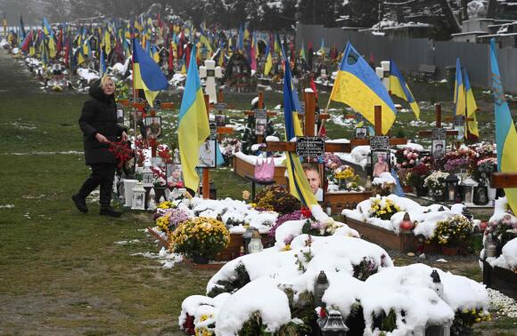 Des tombes de soldats à Lviv, dans l’ouest de l’Ukraine, le 21 novembre 2022.