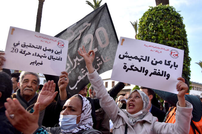 Manifestation contre l’augmentation du coût de la vie devant le Parlement marocain, en février 2020, à Rabat.