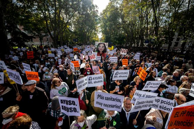 Une manifestation en faveur des soins de santé publics à Madrid, le 13 novembre 2022.
