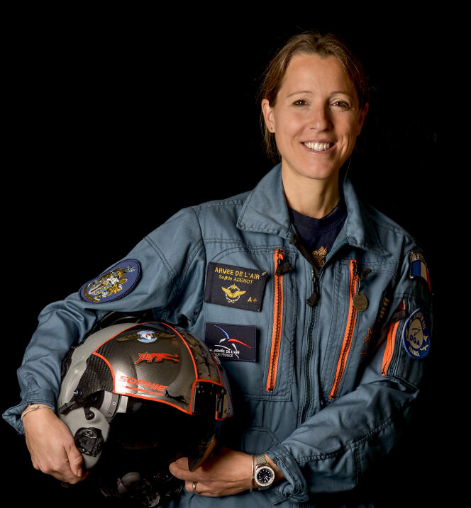 Sophie Adenot est pilote d’hélicoptère de l’armée de l’air et de l’espace.