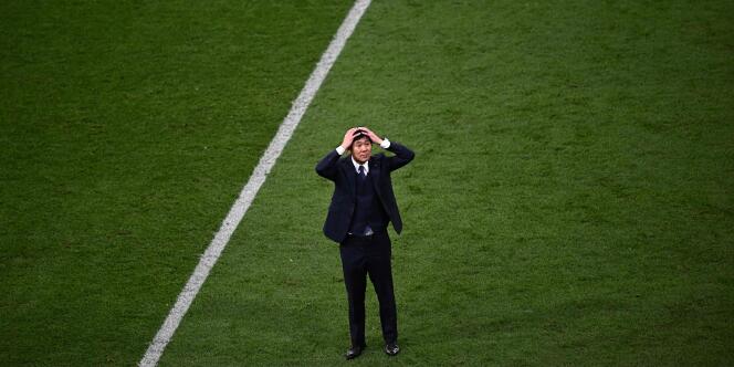 Japan's coach, Hajime Moriyasu, on the pitch of the Khalifa International Stadium after his team's victory over Germany (2-1) during the World Cup, on Wednesday, November 23, 2022, in Doha (Qatar).