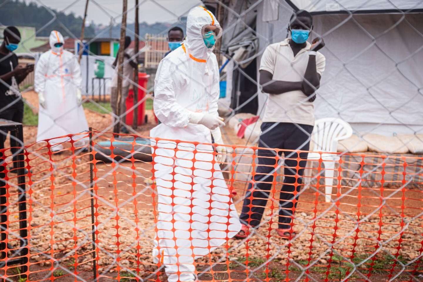 Ouganda : « Tendance à la baisse » du nombre de cas d’Ebola, selon le gouvernement