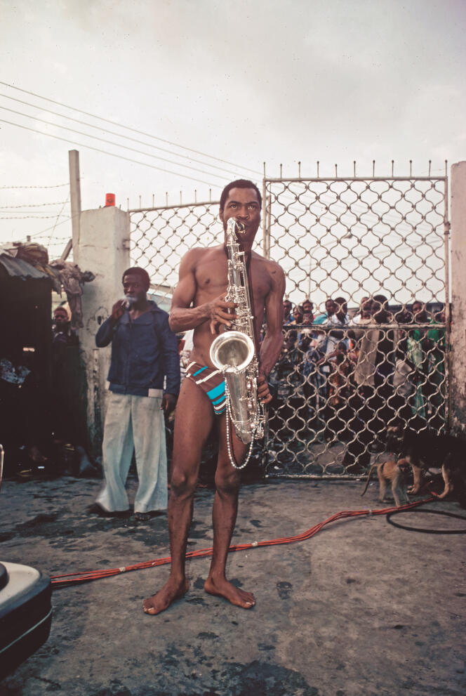Fela en répétition à la République de Kalakuta, à Lagos, en 1975.