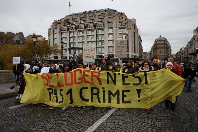 Une manifestation contre la proposition de loi visant à « protéger les logements contre les occupations illicites », à Paris, le 27 novembre 2022. 