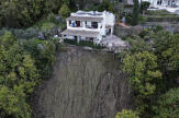 L’« abusivismo » et le tourisme en accusation après les coulées de boue meurtrières sur l’île italienne d’Ischia