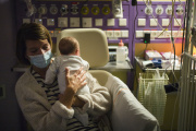 A mother and her child in the pediatric department of the Nancy University Hospital, November 23