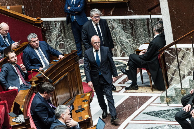Le député (Les Républicains) des Alpes-Maritimes Eric Ciotti (debout au centre), à l’Assemblée nationale, le 29 novembre 2022.