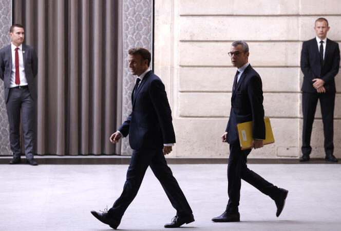 Emmanuel Macron et le secrétaire général de l’Elysée, Alexis Kohler, à Paris, le 15 septembre 2022.