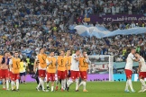 La joie des Polonais après leur qualification pour les huitièmes de finale de la Coupe du monde, à Doha, le 30 novembre 2022.