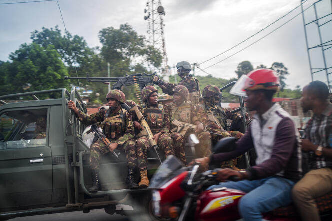 Les forces kenyanes traversent Goma (République démocratique du Congo), le 25 novembre 2022.