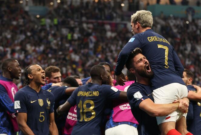 La selección de Francia celebra su victoria ante los ingleses, el sábado 10 de diciembre, durante el Mundial de Qatar.