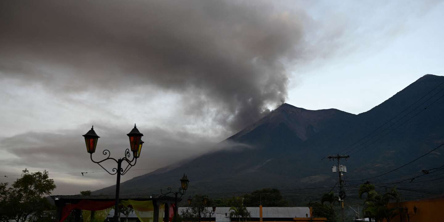 Eruption du Volcan de Fuego, au Guatemala, le principal aéroport fermé quelques heures