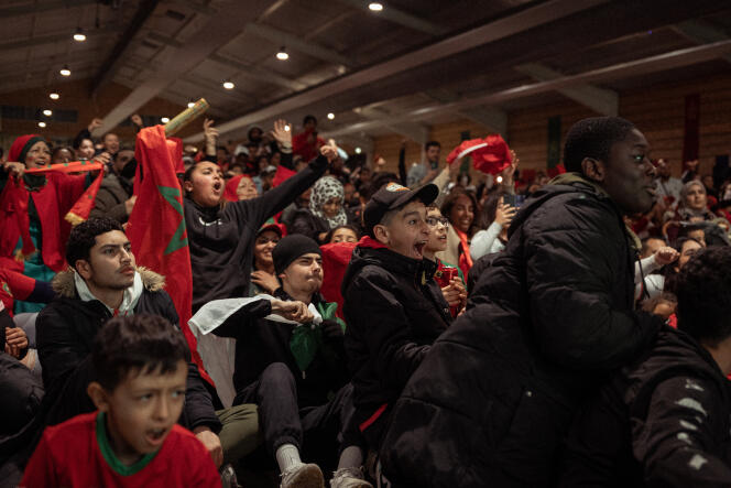 A Mantes-la-Jolie (Yvelines), après la victoire du Maroc sur le Portugal en quart de finale de la Coupe du monde de football 2022, le 10 décembre 2022.