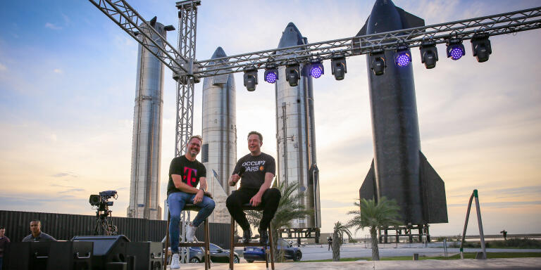 Mike Sievert, T-Mobile CEO and President, and SpaceX Chief Engineer Elon Musk Announce Coverage Above and Beyond at Starbase on August 25, 2022. Photo by T-Mobile.