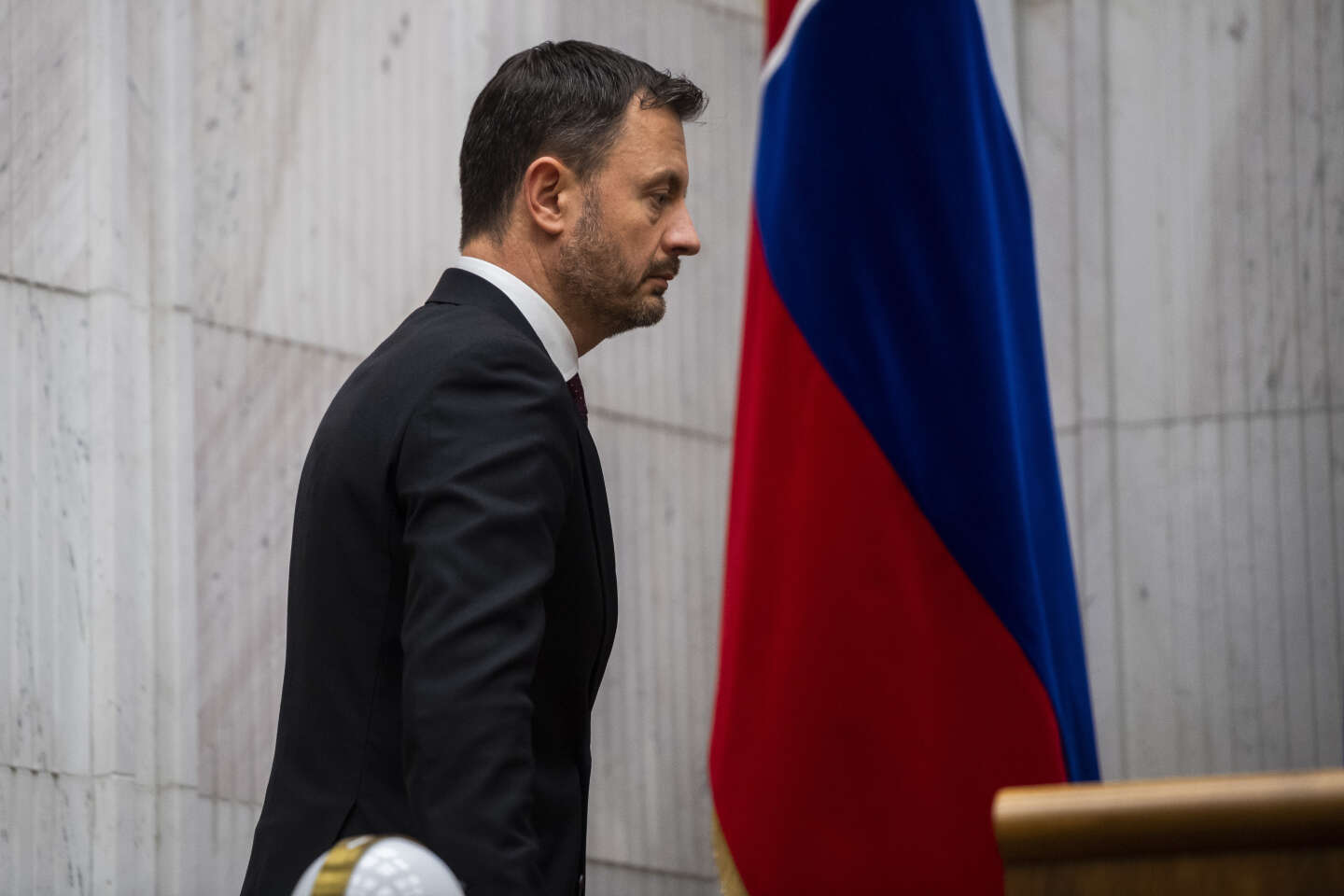 In der Slowakei stürzte das Parlament die Regierung, nachdem es einen Misstrauensantrag angenommen hatte