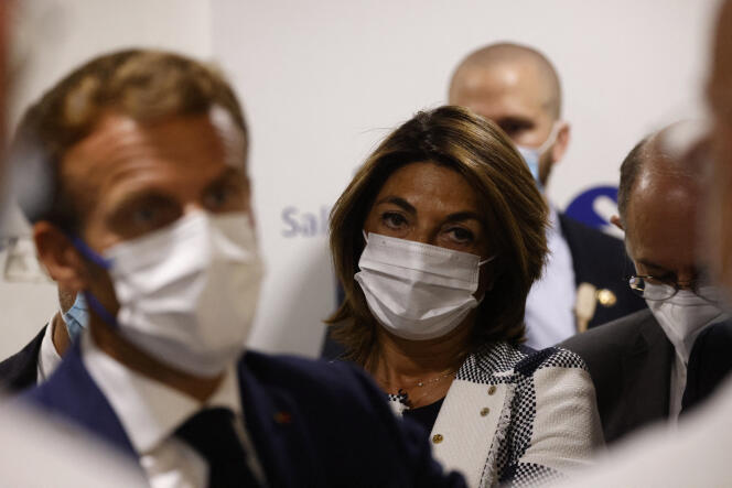 Martine Vassal, President of the Aix-Marseille-Provence metropolis, and Emmanuel Macron visit the Timone hospital, as part of the Head of State's three-day visit to Marseille, September 2, 2021.