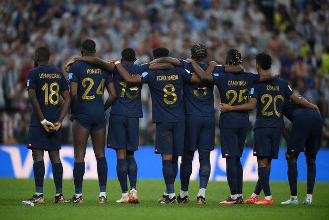 Les joueurs de l’équipe de France pendant la finale de la Coupe du monde 2022 face à l’Argentine, le 18 décembre 2022 à Lusail (Qatar).