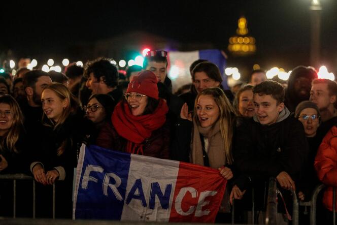 French supporters came to greet the Blues on Monday December 19, 2022, Place de la Concorde, in Paris.